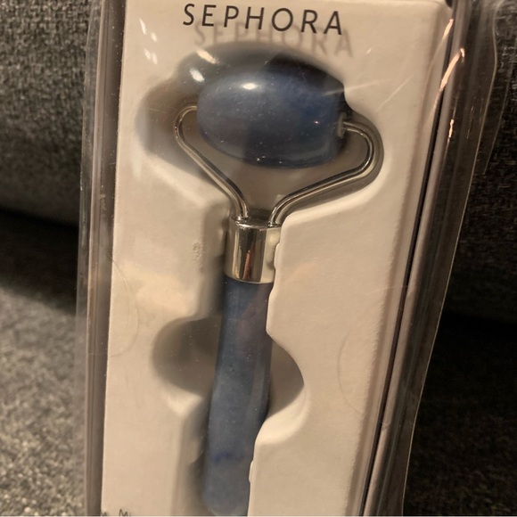 Sephora Mini Blue Aventurine De-Puffing Facial Roller - Picture 6 of 7